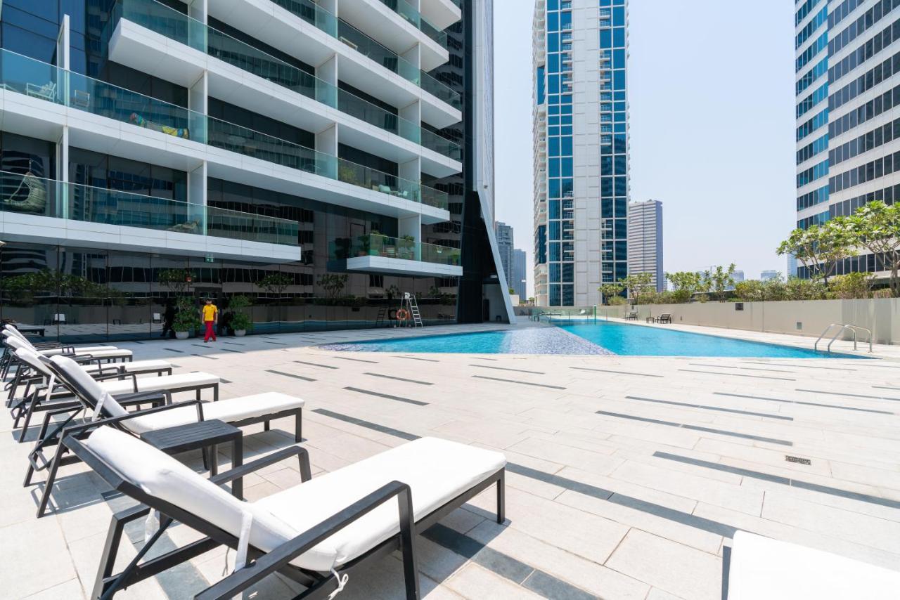 Marquise Square Studio For 4 Guests Pool Gym By Globalstay Dubai Esterno foto